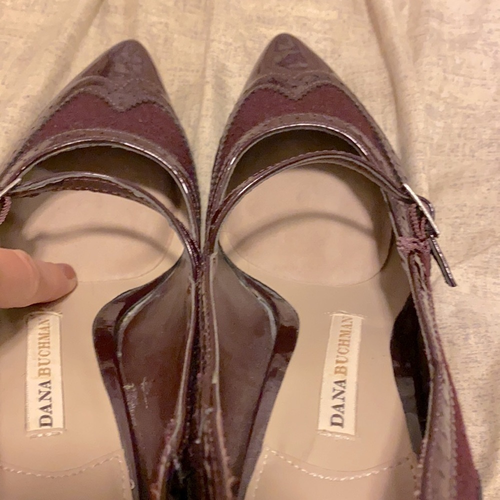 Dana Buchman Sz 8, pointed wingtip shoe, excellent detail. Very stylish. - Picture 10 of 14